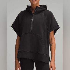 Lululemon Scuba Oversized Short-Sleeve Pullover Black
Size XS/S💎EUC Retail $128
